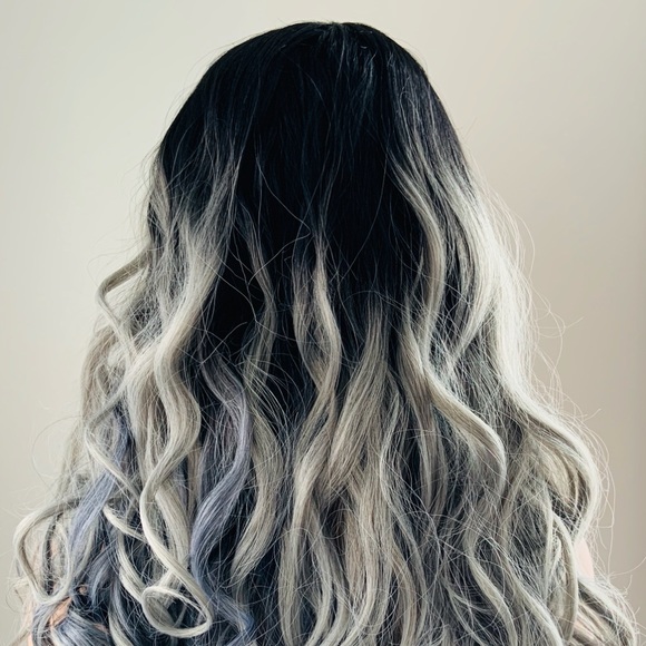 Gorgeous 22” Loose Curl Ombre Grey/Blue Lace Front Premium Fiber Wig - Picture 8 of 9